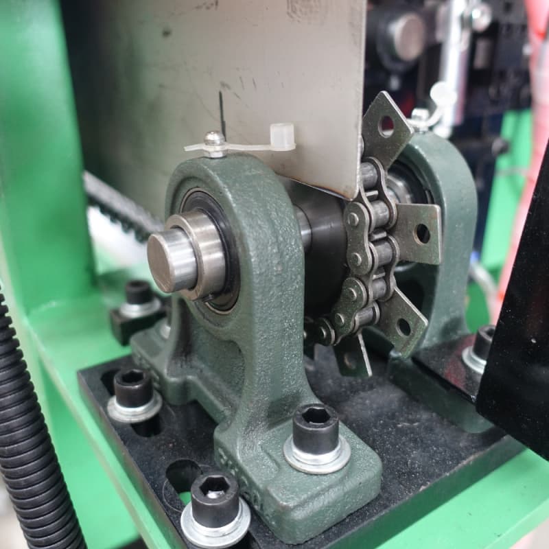 Automatyczna maszyna do podawania po kontroli obkurczania rur W pełni automatyczne podawanie Sprawdzanie maszyna do sortowania dla linii produkcyjnej rur do ogrzewania elektrycznego